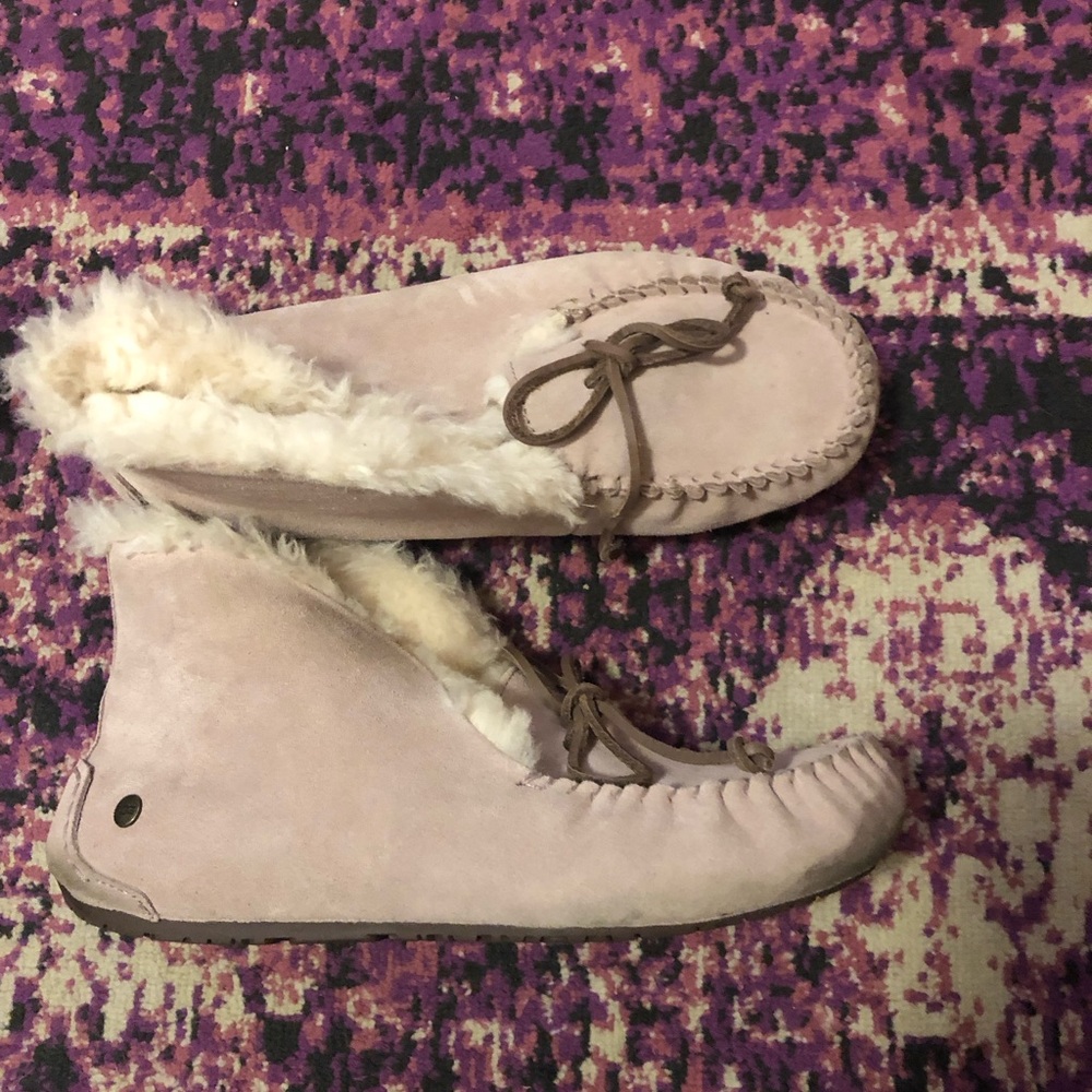 Big Kids Light Pink Suede Faux-Fur Moccasin Slippers
